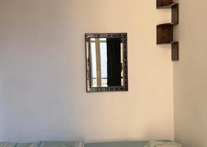 Simple Mitte Artist, Lgbtq And Work & Travel Friendly Lejlighed